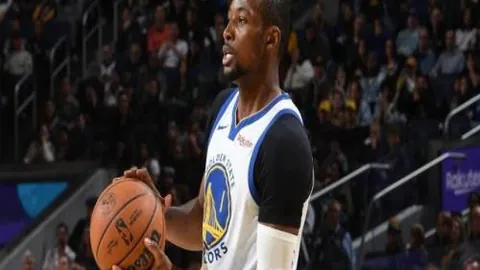 曼联3-4负于热刺遭淘汰，阿莫林表示拉什福德正常训练